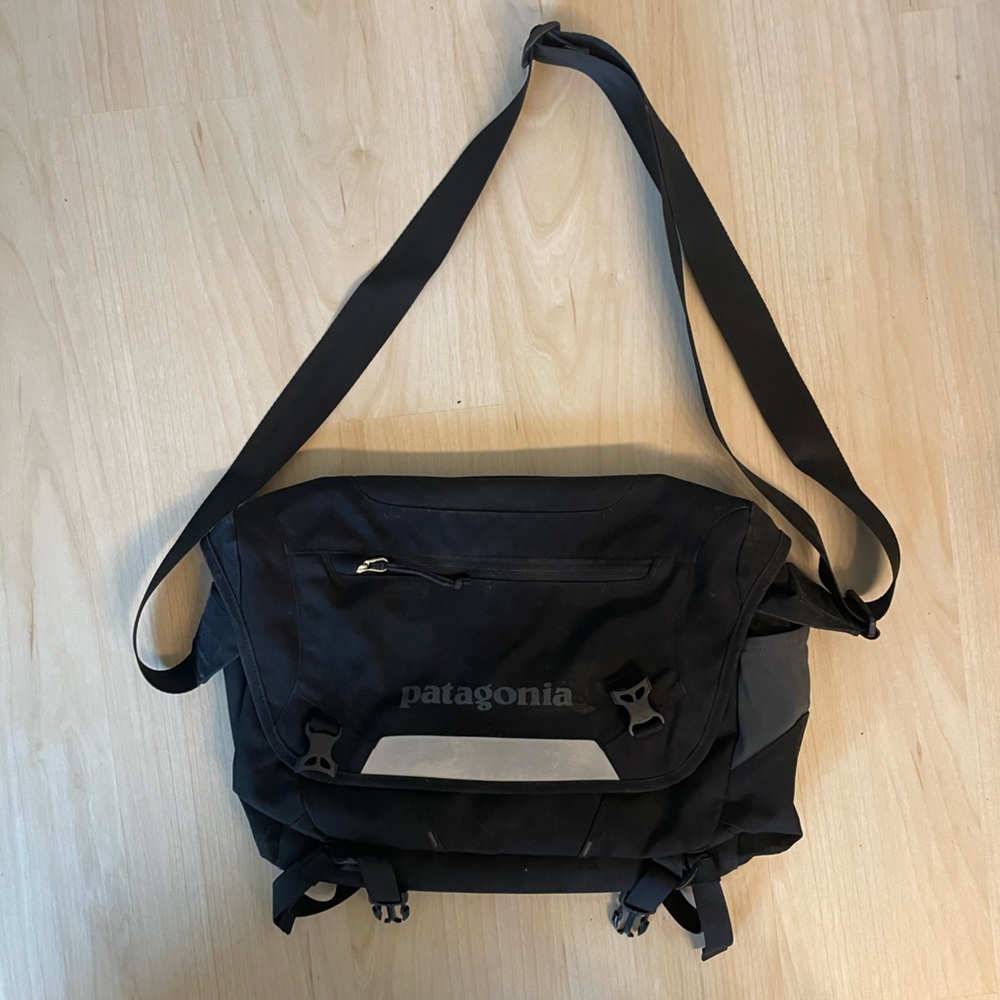 Patagonia crossbody bag - black